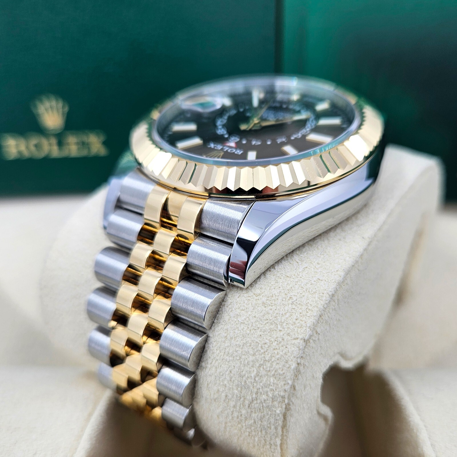 Rolex Sky-Dweller 42mm, Black Dial, Jubilee Two-Tone 336933-0004 Mint 2023
