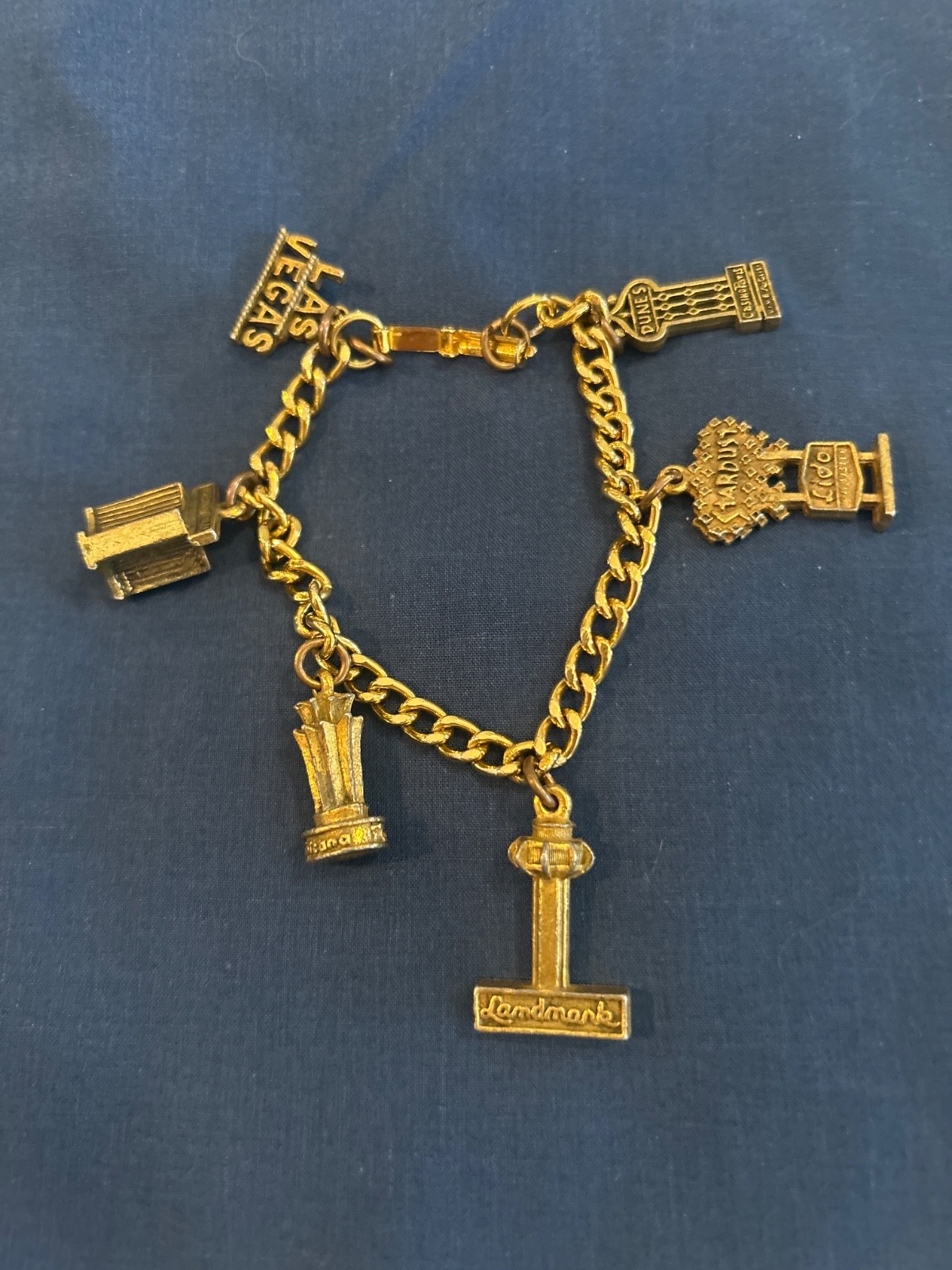 Vintage Las Vegas Charm Bracelet Stardust Dunes Tropicana Charms Curb Chain 7.5″