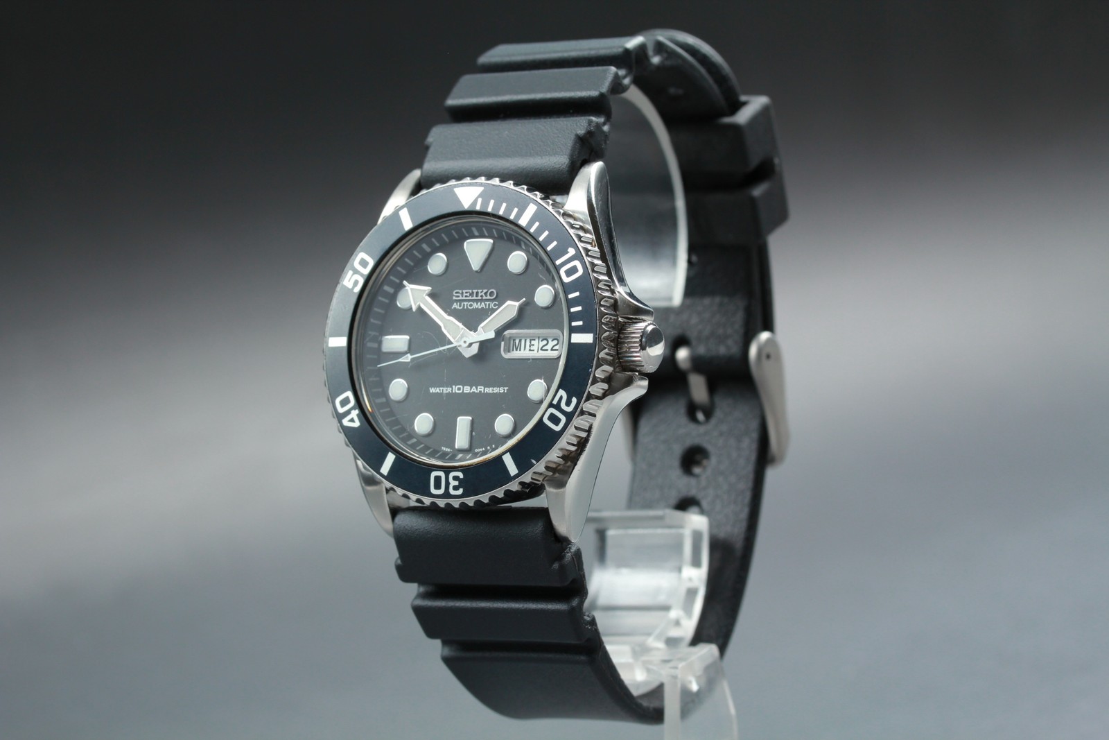 SEIKO Diver’s 7S26-0040 SKX031 Automatic Black Day Date Men’s Watch w/New Band