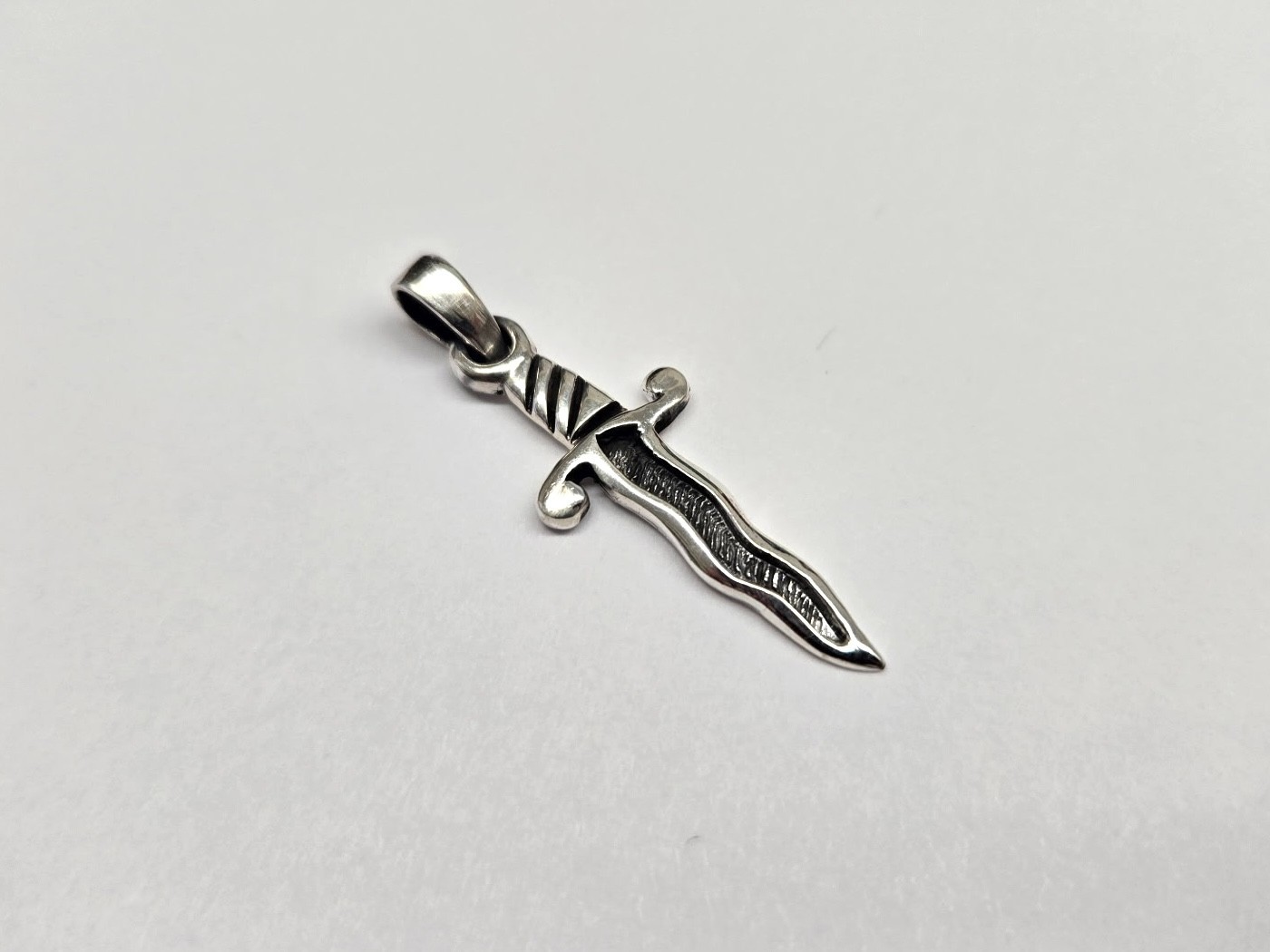 925 Sterling Silver Wavy Blade Dagger Pendant 1 5/32 (29mm) Inch Tall