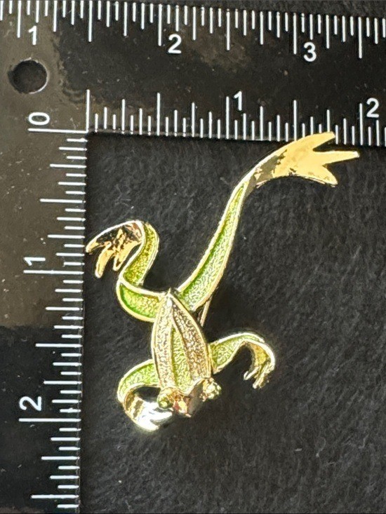 VTG Gerry’s Singed Leaping Frog Brooch Green Enamel Figural Animal Pin 1980s