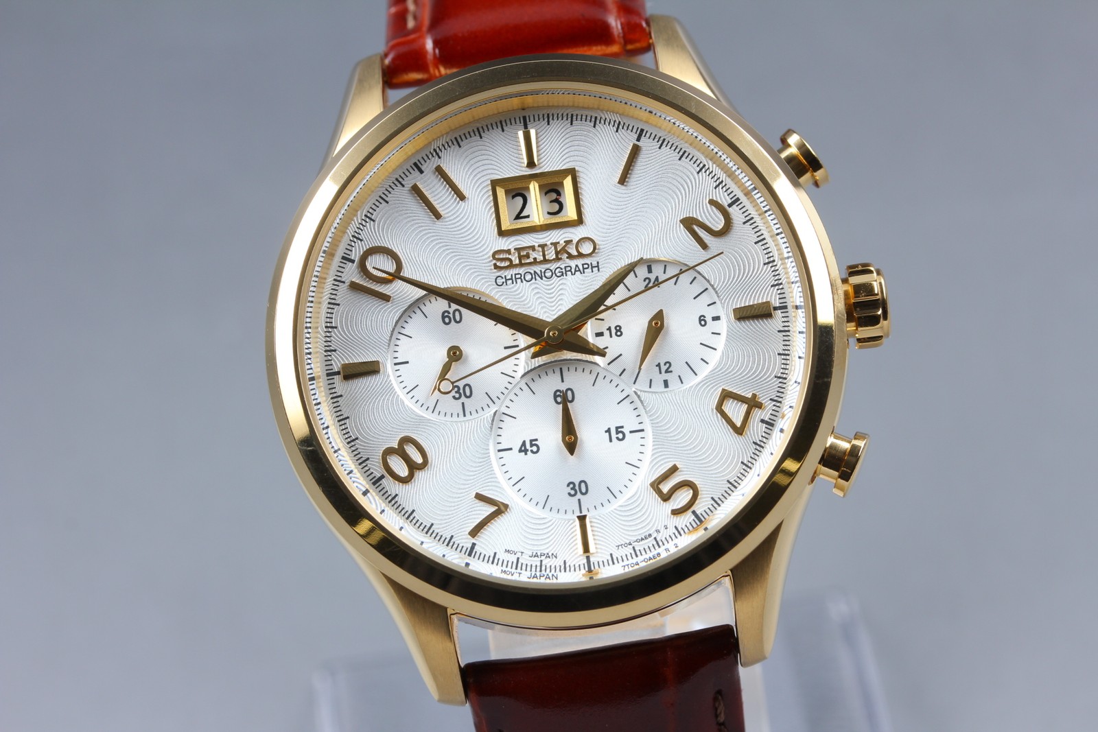 [MINT] SEIKO Chronograph 7T04-0AE0 Gold White Dial Quartz Big Date Men’s Watch