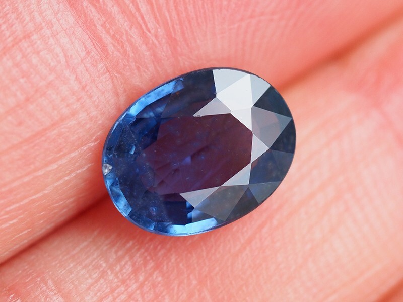 NATURAL MINE – OVAL RICH BLUE CEYLON SAPPHIRE 2.65 CT.
