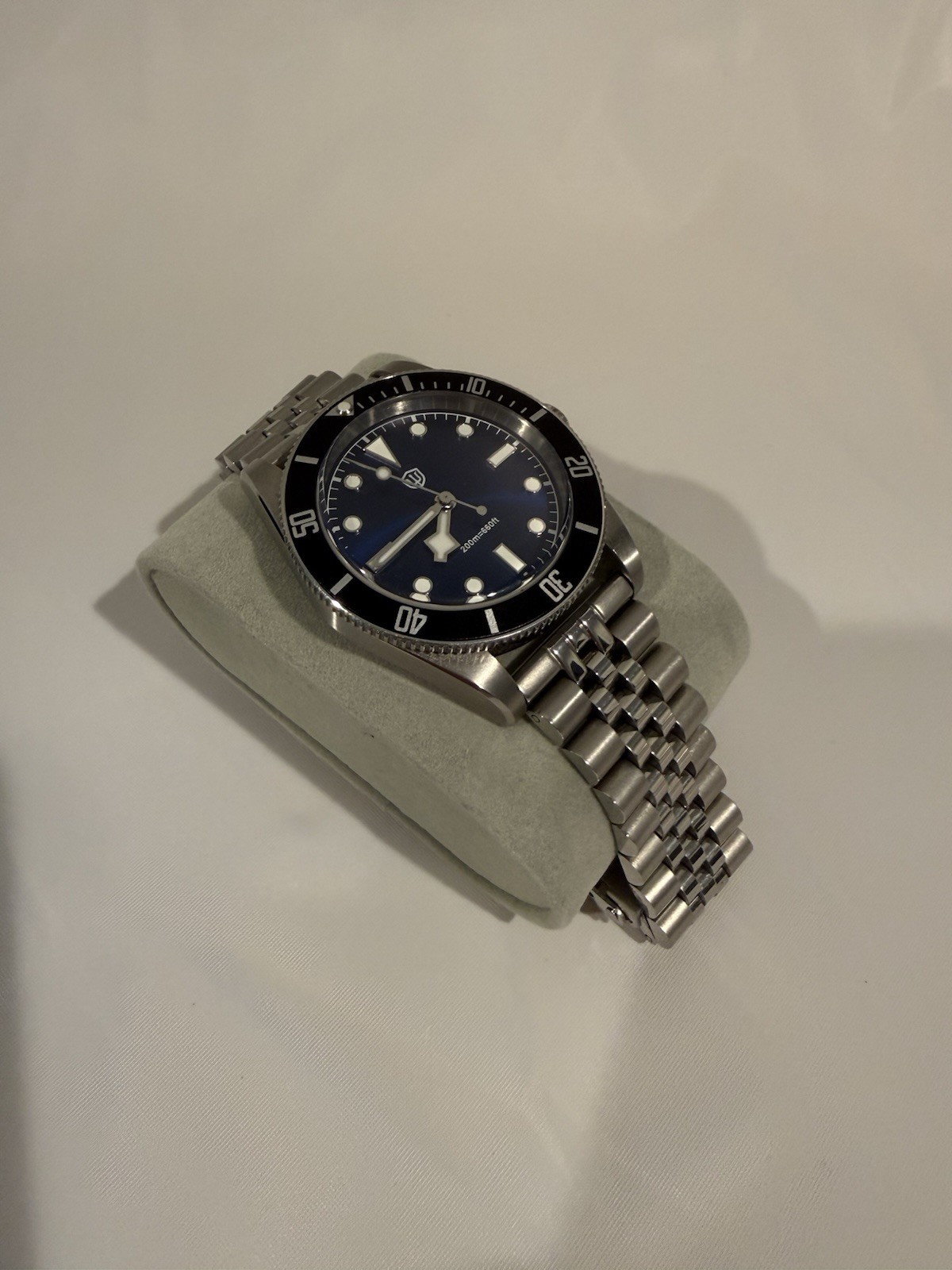 Blue Dial Diver Wristwatch 200m Black Unidirectional Bezel Stainless Bracelet