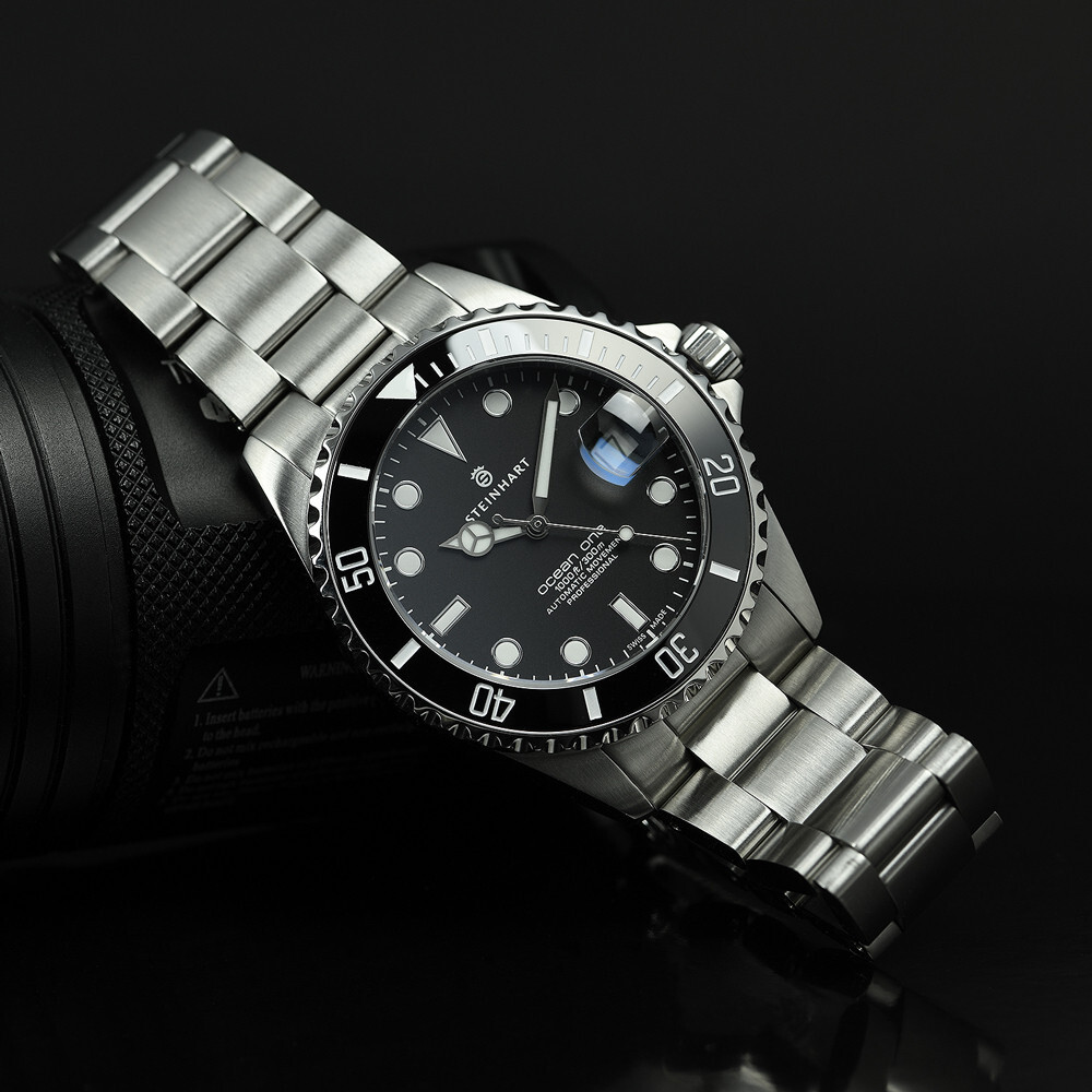 New Steinhart Ocean One 39mm Black Ceramic Automatic Swiss Diver Watch 103-0981