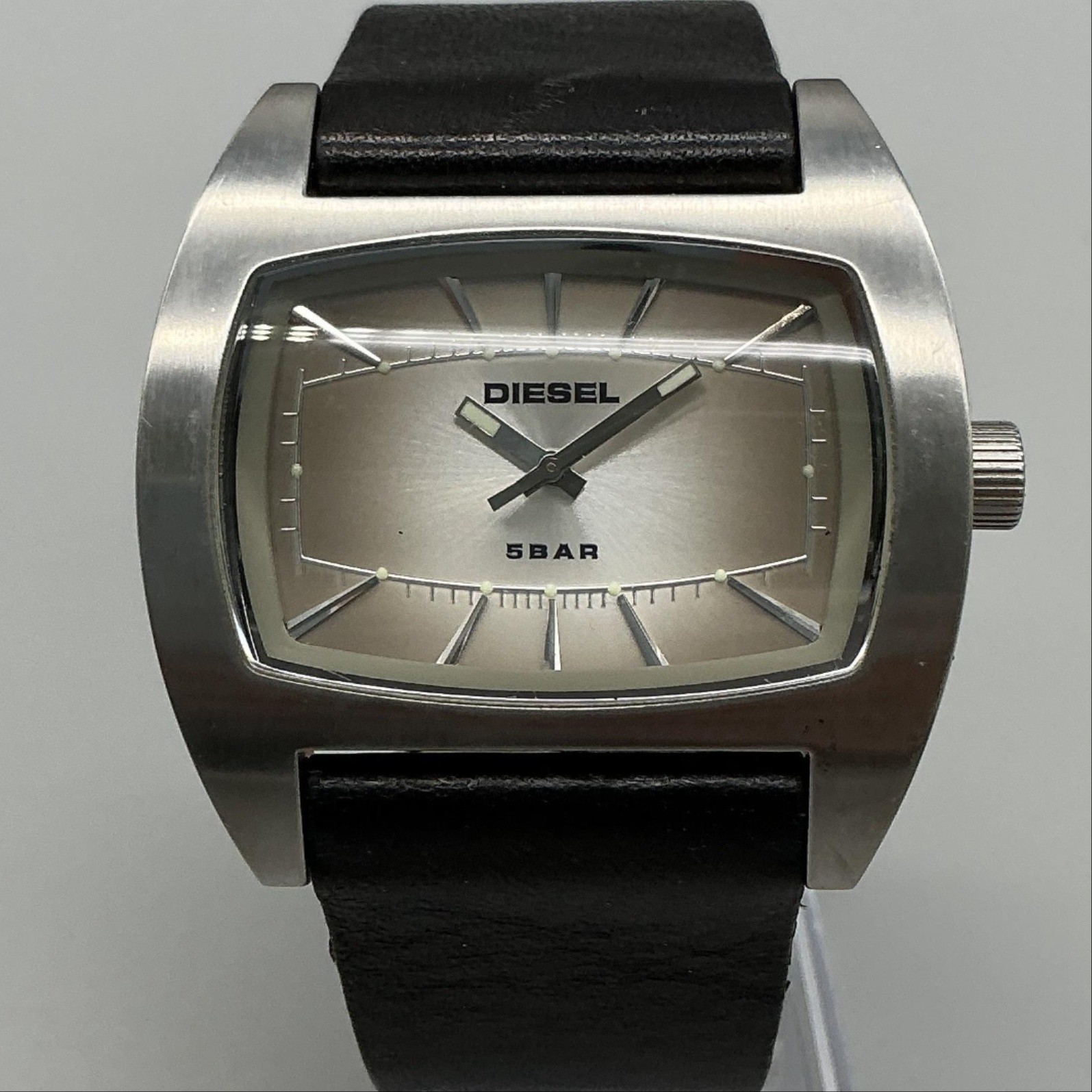 Diesel Mens Watch 44mm Silver Tone Black Leather Stainless 5 BAR New Battery