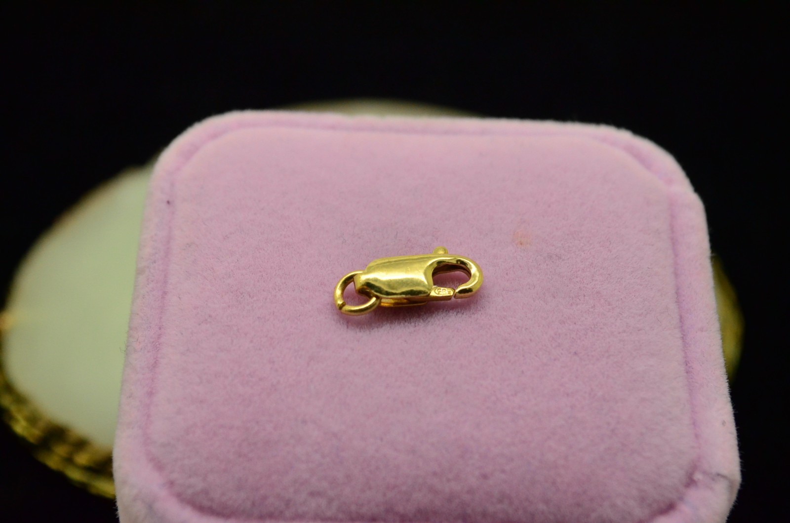 14K Yellow Gold Lobster Claw Clasp 11.5mm x 4.3mm 0.6g