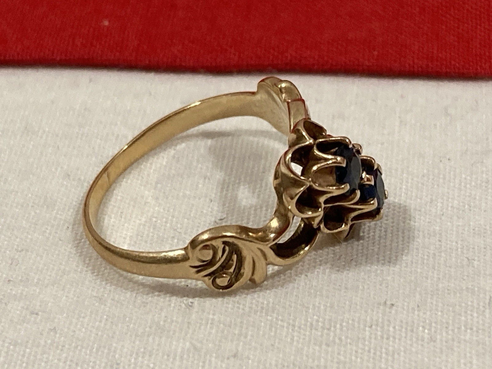 Vintage QC 10k Solid Yellow Gold Blue Sapphire Stone Belcher Band Ring SIZE 4.75