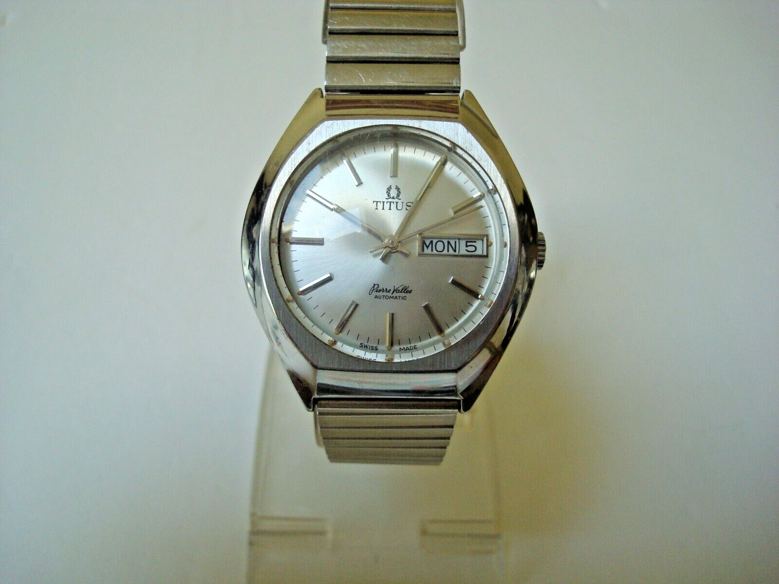 Titus Pierre Vallee Men”s Automatic SS Watch ETA 2879 DD QS Titus Band 5xSigned