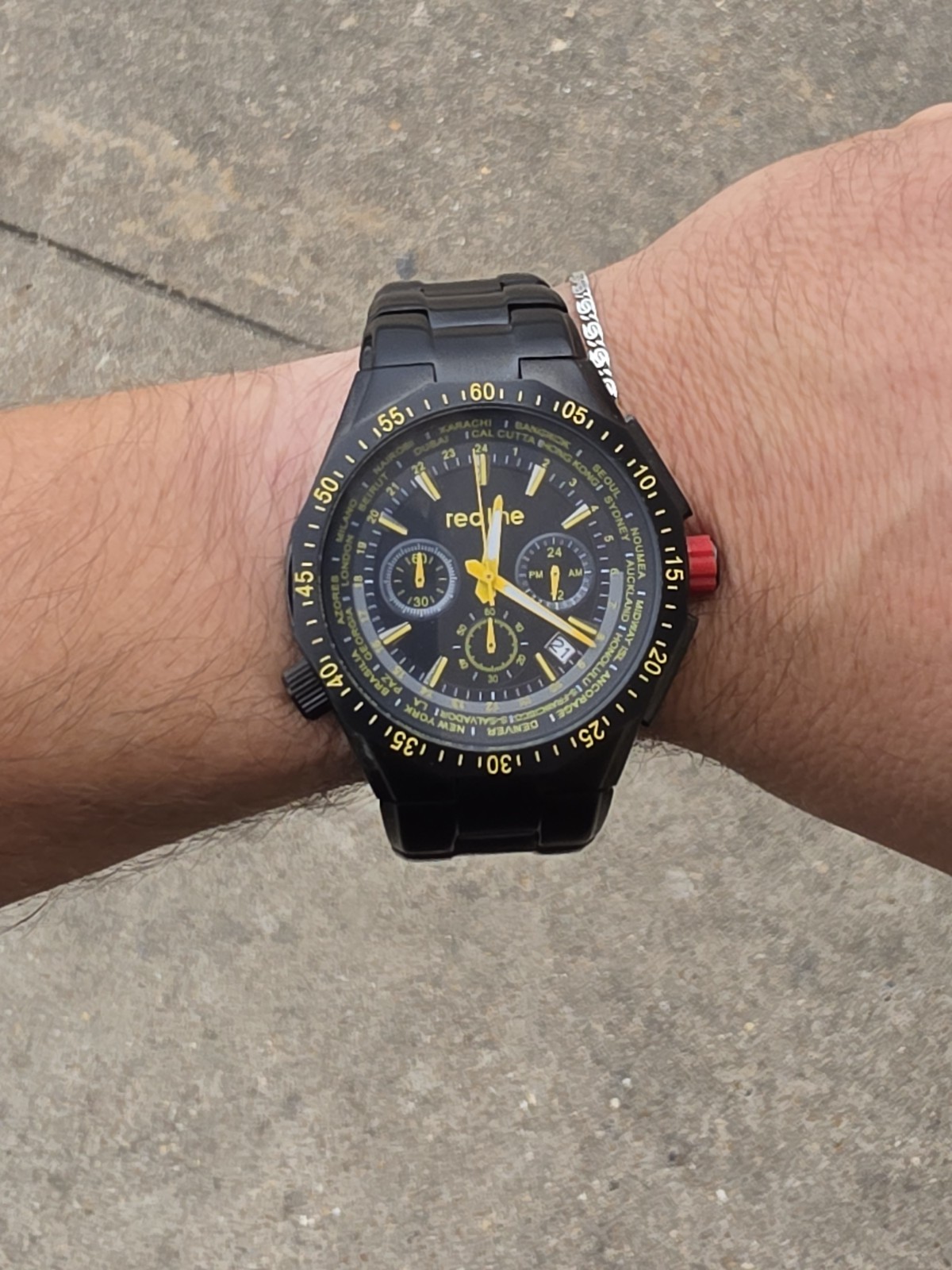 Red Line Men’s Chronograph Black Dial Yellow Accents Nice Watch! New Battery