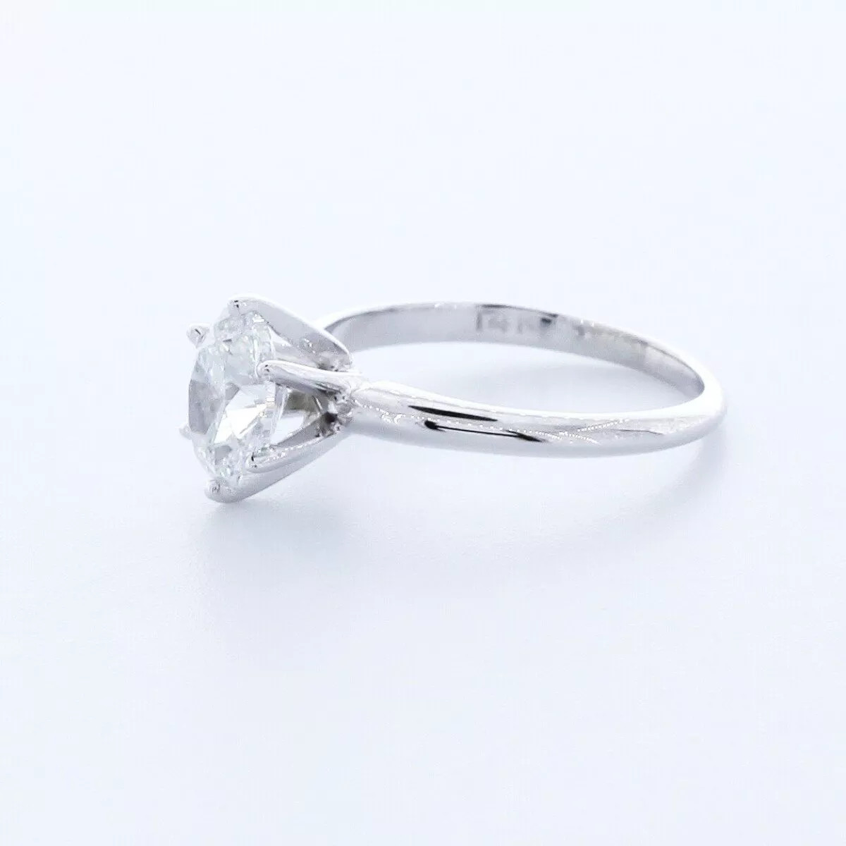 Solitaire Engagement Ring 14K Gold Classic 0.96 CT Oval Lab-Grown Diamond E VS2