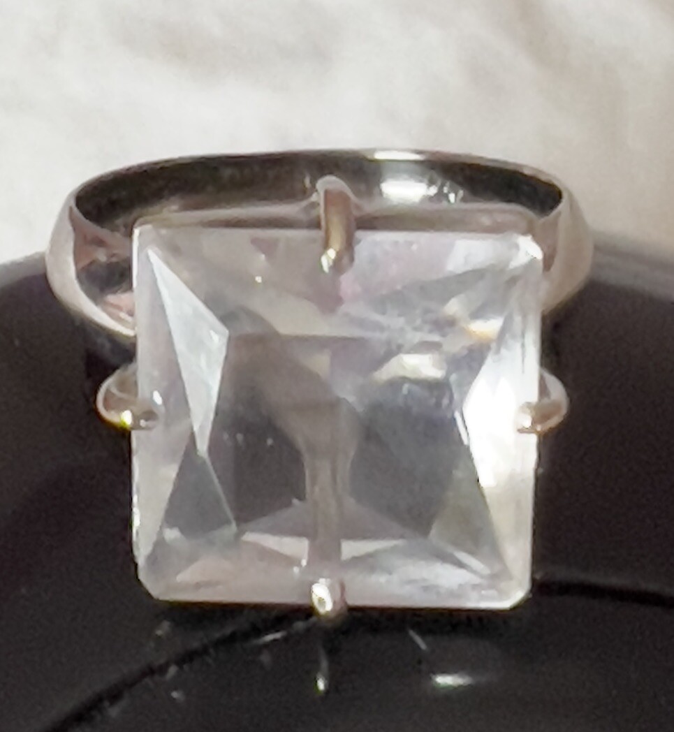 Vintage 18k White Gold Different Stone Cut Sapphire Tower Cocktail Ring Size 7