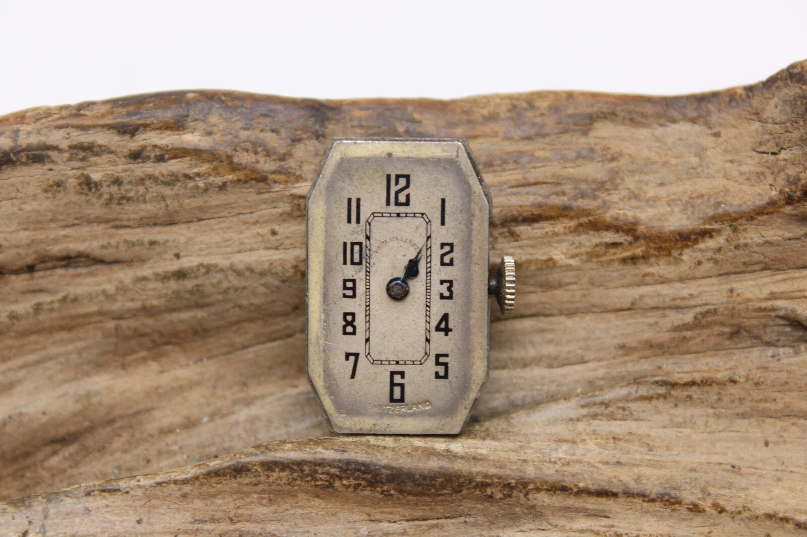 PAUL VALLETTE WATCH MOVEMENT SWISS 15j 75416 15.3×24.7mm RUNS (F4G2)