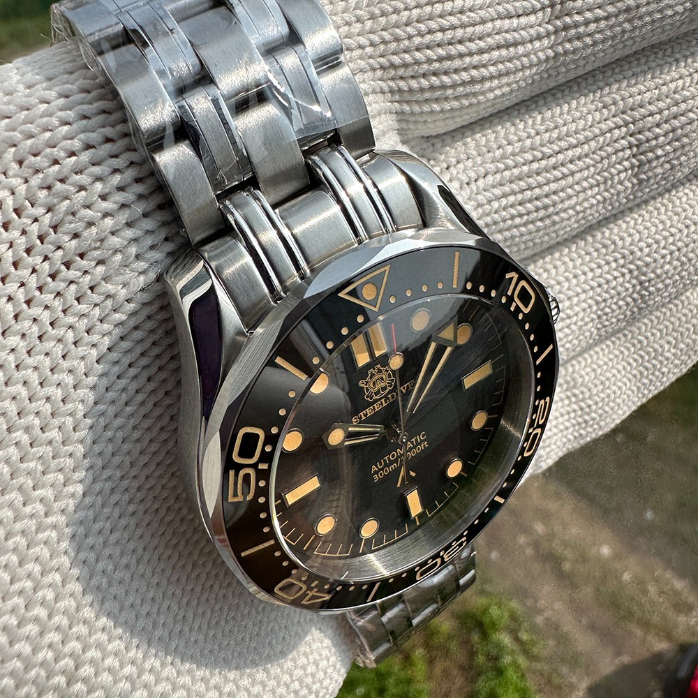 Steeldive SD1957 Vintage 300M Mechanical Diving Watch Sapphire NH35 24 Jewels