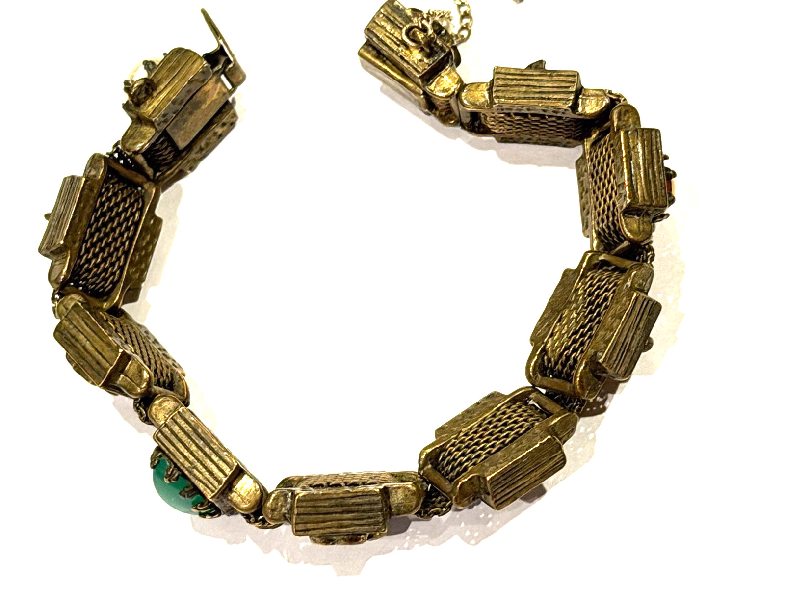 ESTRUSCAN SLIDE CHARM CAMEO FAUX PEARL GREEN MESH GOLD 7″ BRACELET SAFETY CLASP