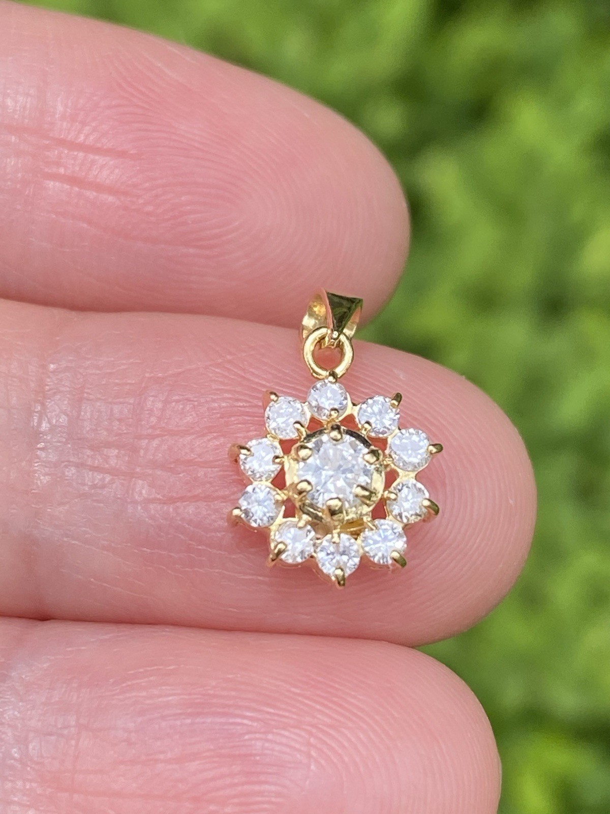 18K Yellow Gold 0.41CTW 100% Natural Diamond Flower Cluster Pendant