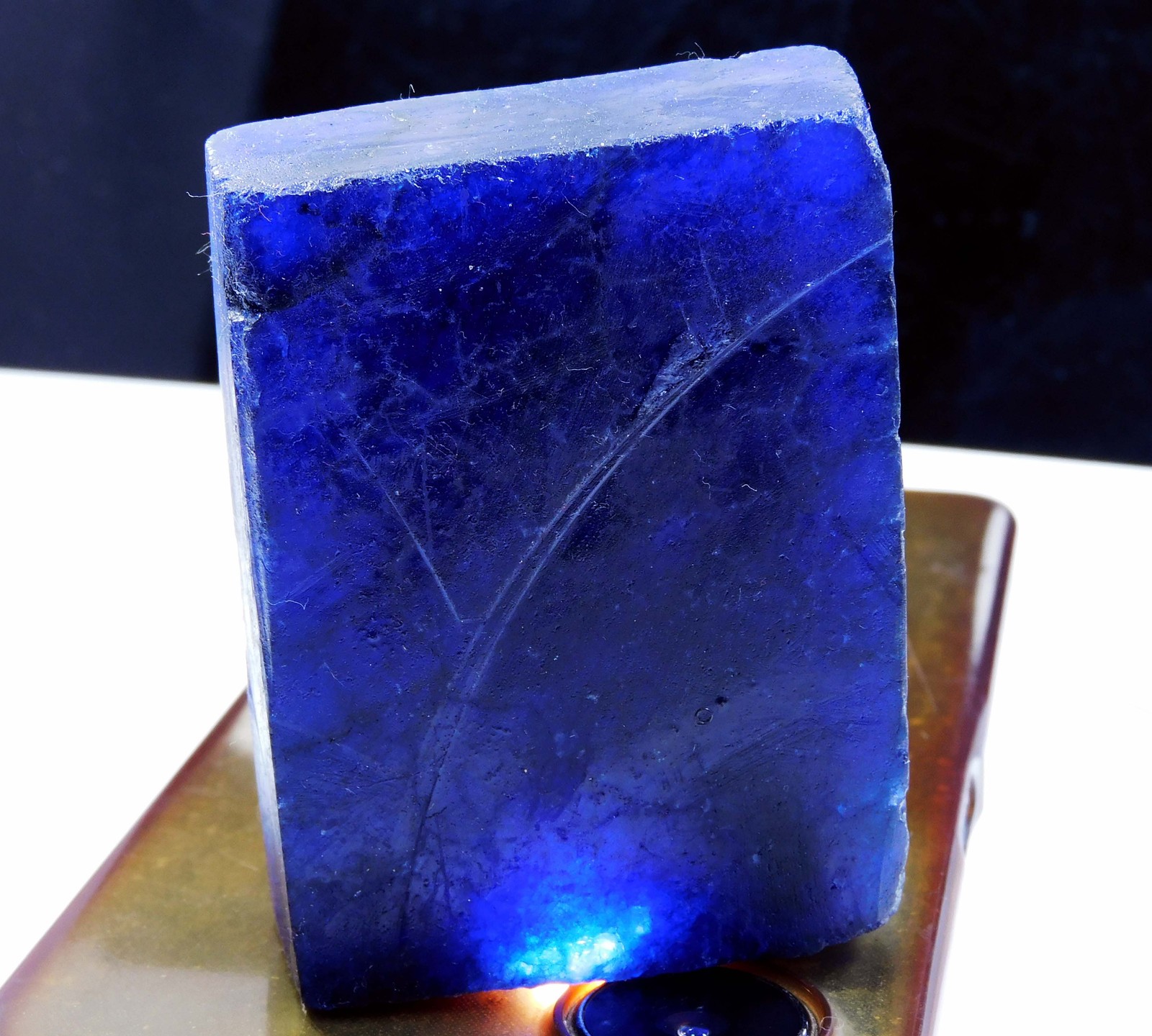 1026.60 Ct Natural Translucent Certified Blue Tanzanite Loose Gemstone Rough