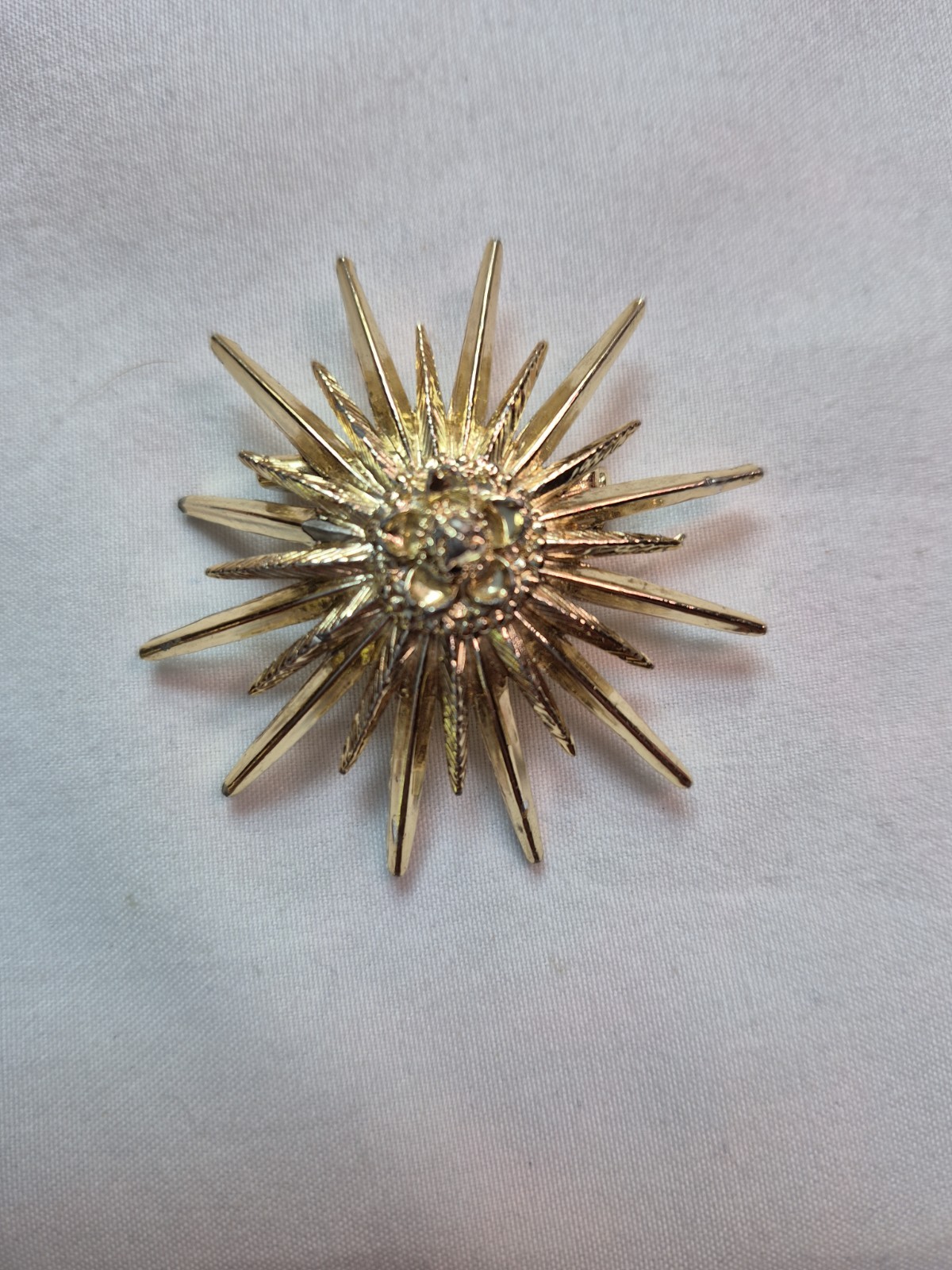 Vintage Brooches Lot Of Four