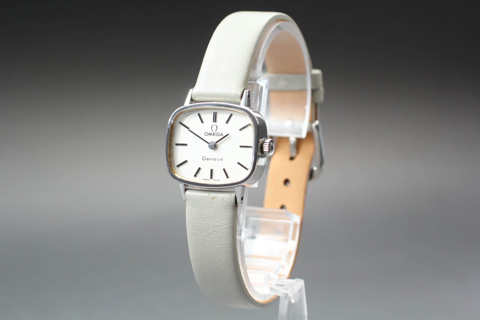 1976 Near MINT OMEGA Geneve 24mm 511.413 Manual White Dial Women’s Watch Vintage