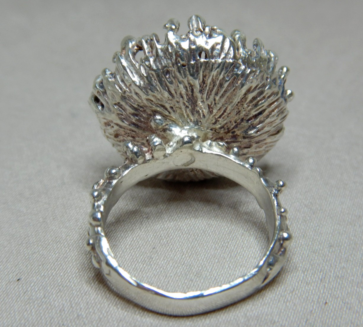 1973 ENGLISH ARTS AND CRAFTS STERLING SILVER RING 4001