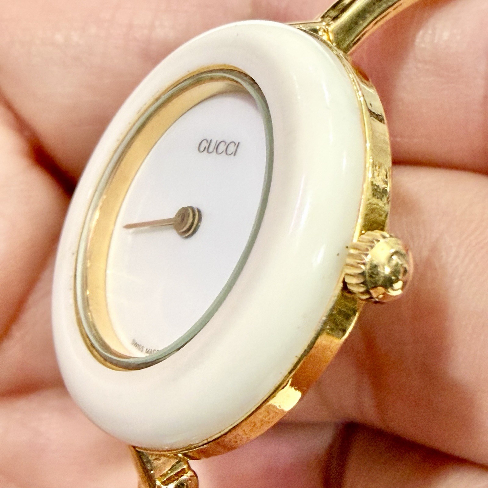 Gucci Change Bezel 1100 Gold 26mm White Dial / Bezel Quartz Women’s Watch RUNS!