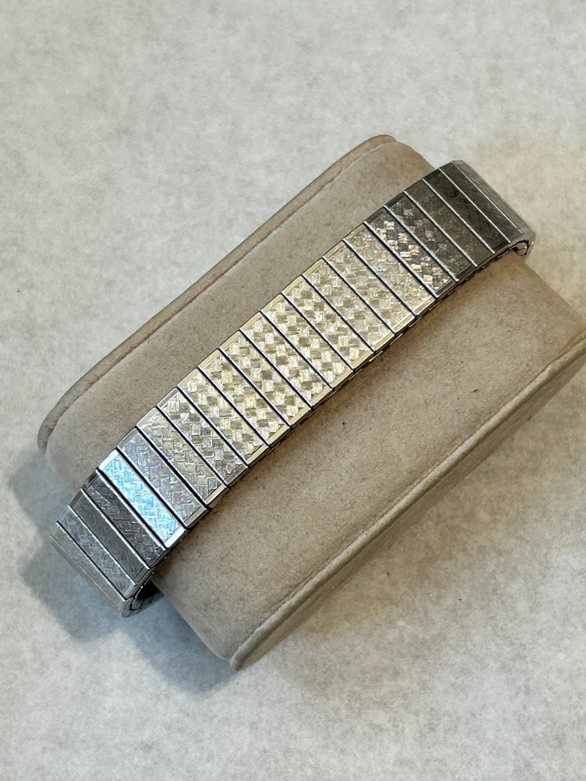 USA-made 18mm Stainless Steel Men’s Stretchable Watch Band