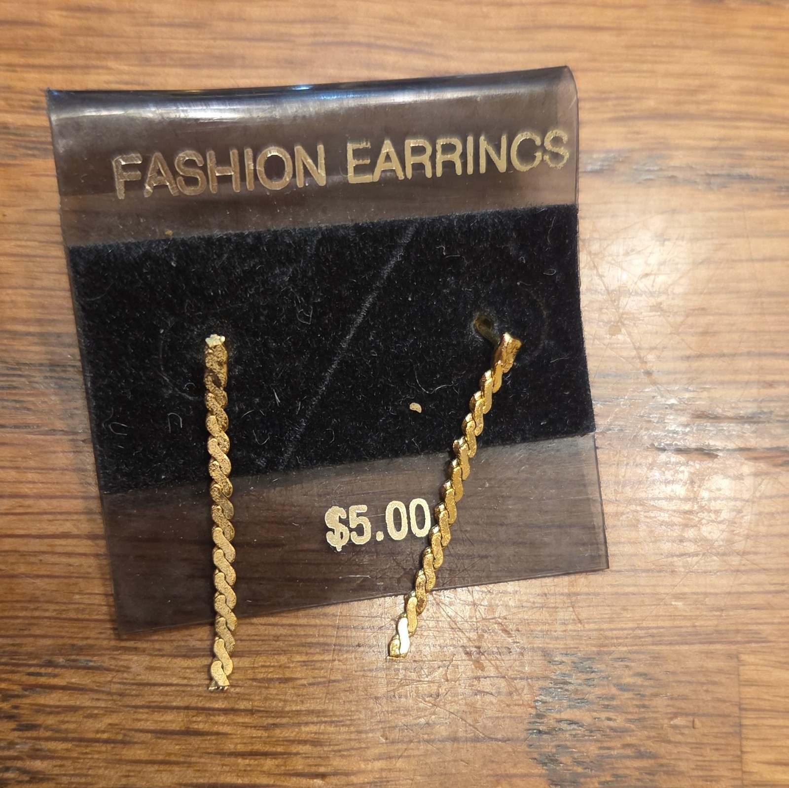 Gold Tone Twisted Bar Dangle Stud Earrings Butterfly Closure No Stone Metal (5)