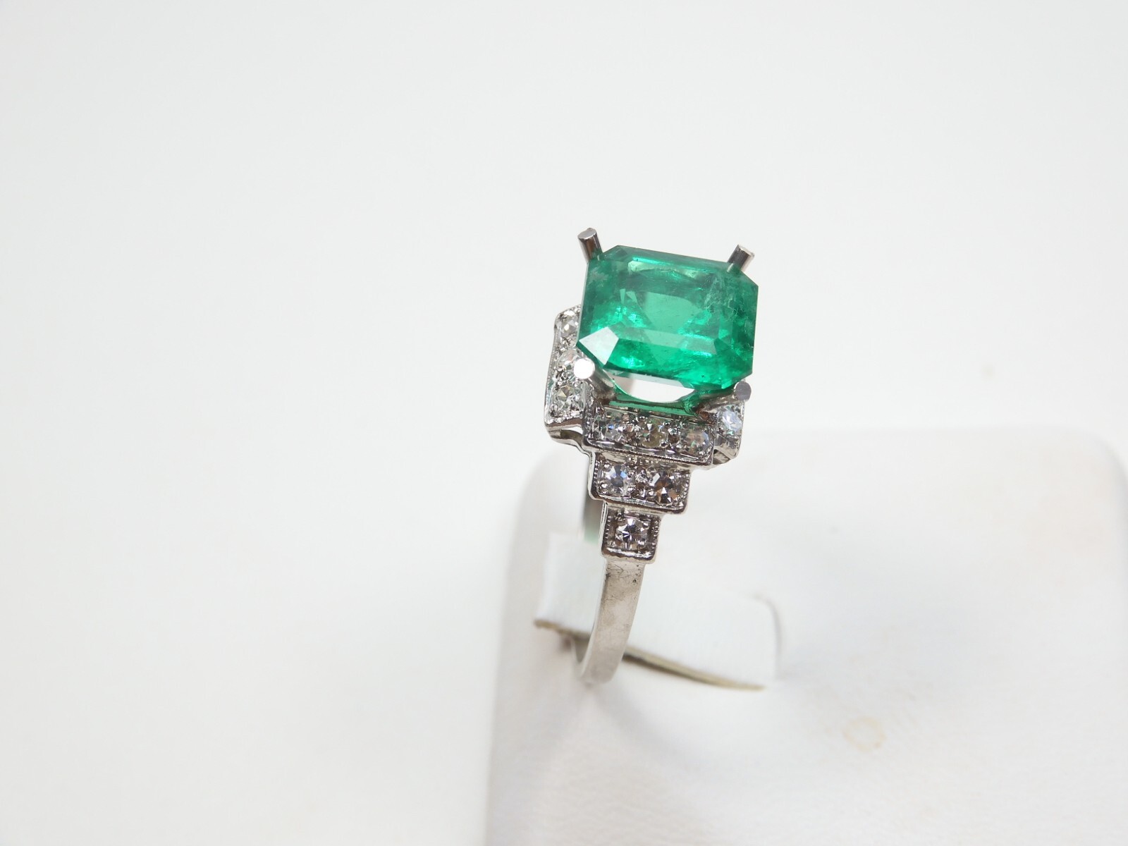 Colombian Emerald Cut Loose Emerald 2.82 Cts Natural From the famous Muzo Mines