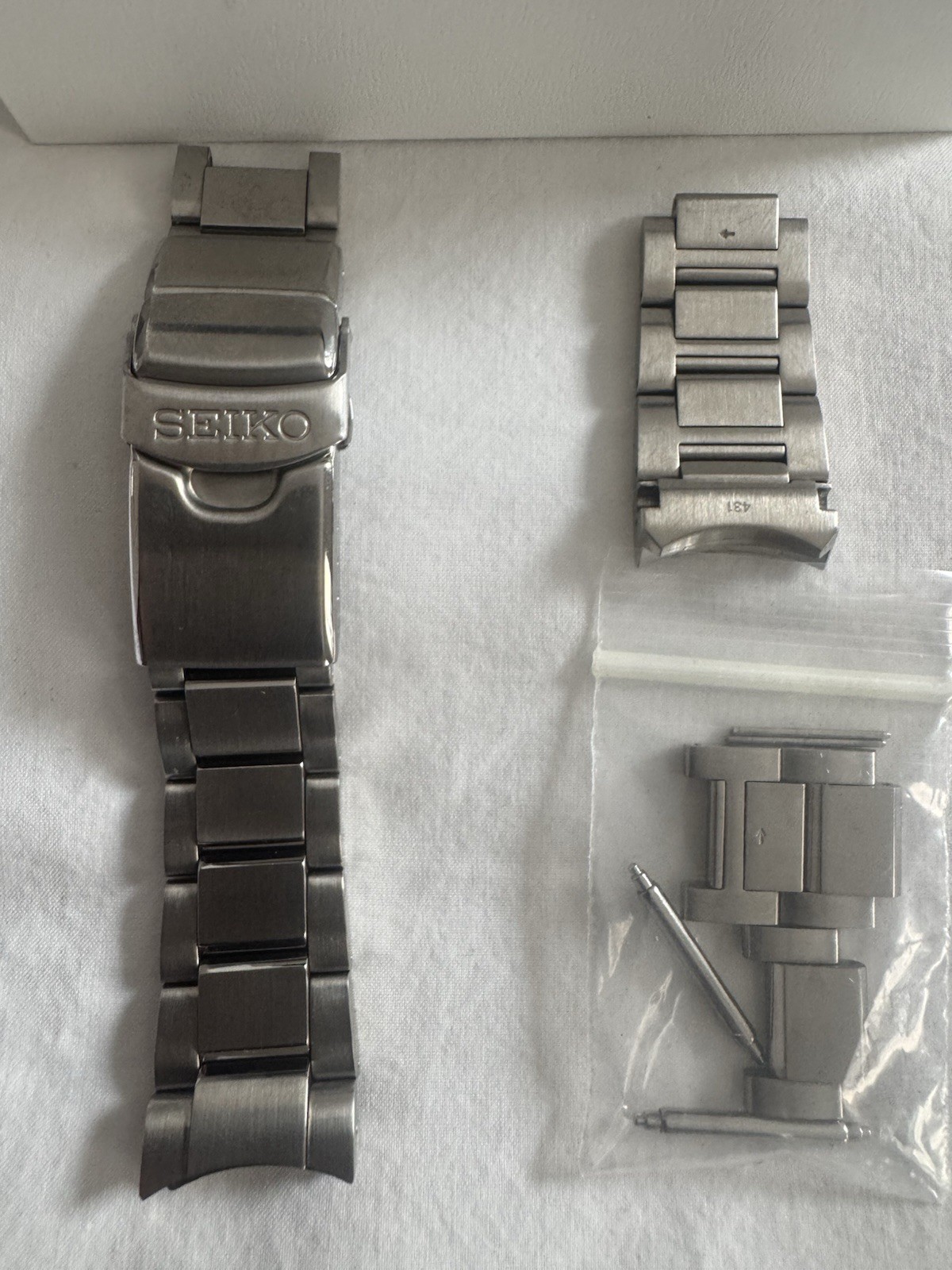 Seiko Prospex SPB105J1 MM200 Automatic 200m Divers Watch. Dark green sunset