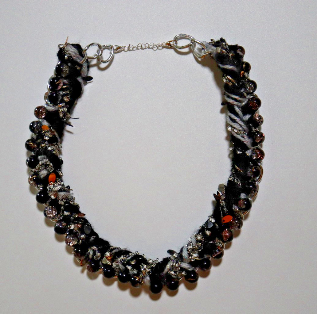 NECKLACE BRAIDED BEADED BLACK SILVER GOLD (no red) W/GLASS BEADS HAND MADE 20-21