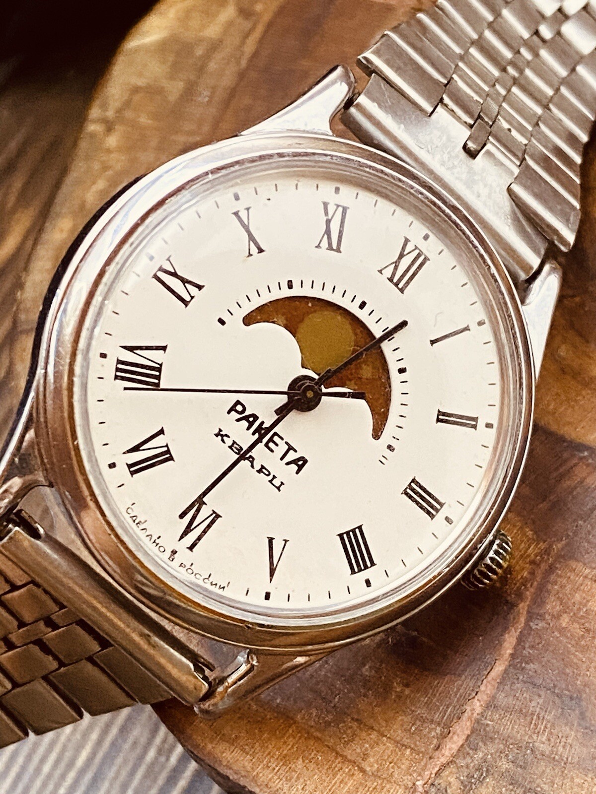 Watch Raketa 2359 Real Moon Phase Calendar watch vintage quartz mens #6458