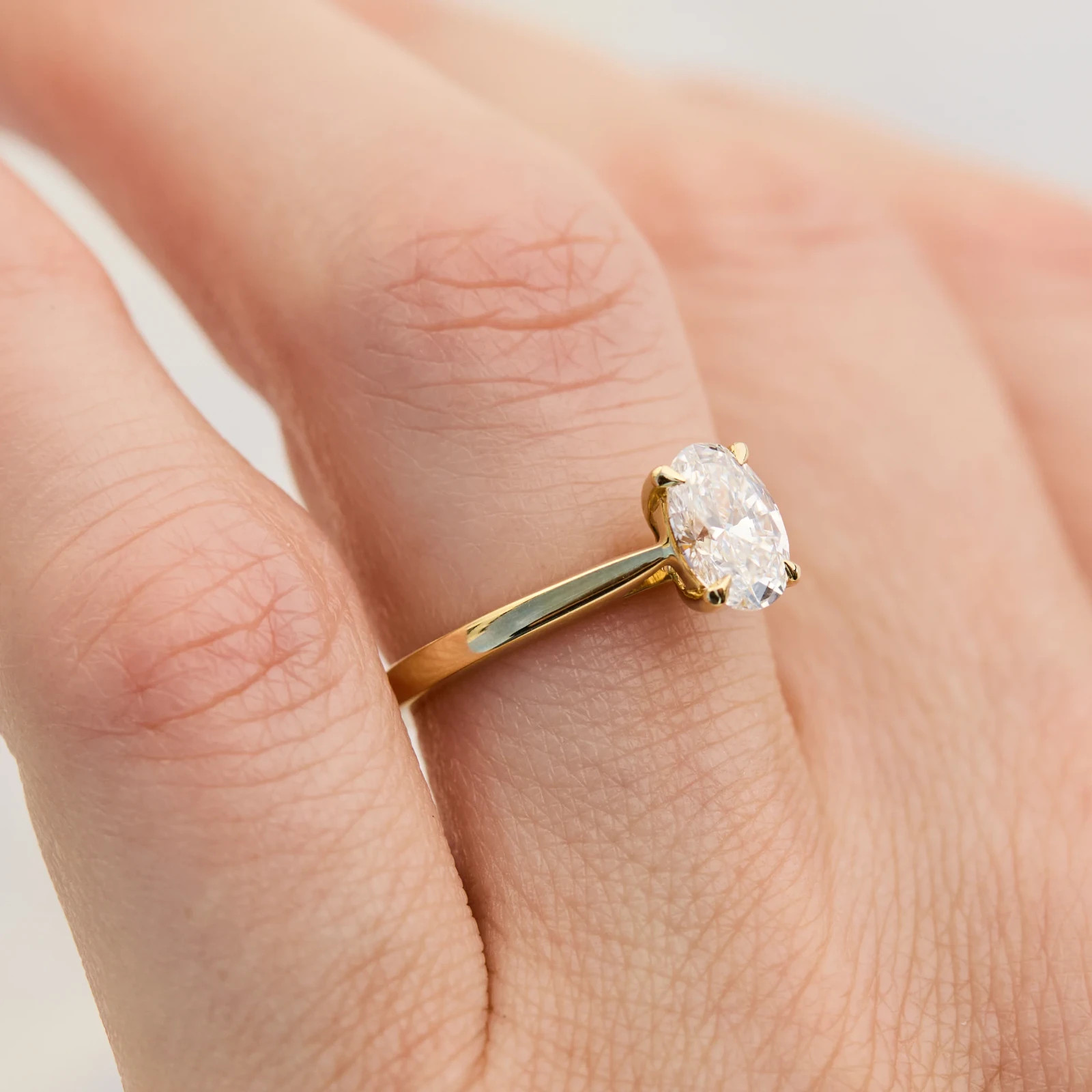 IGI 2Ct Oval-Cut EF/VS1 Lab Grown Diamond Solitaire Wedding Ring 14K Yellow Gold
