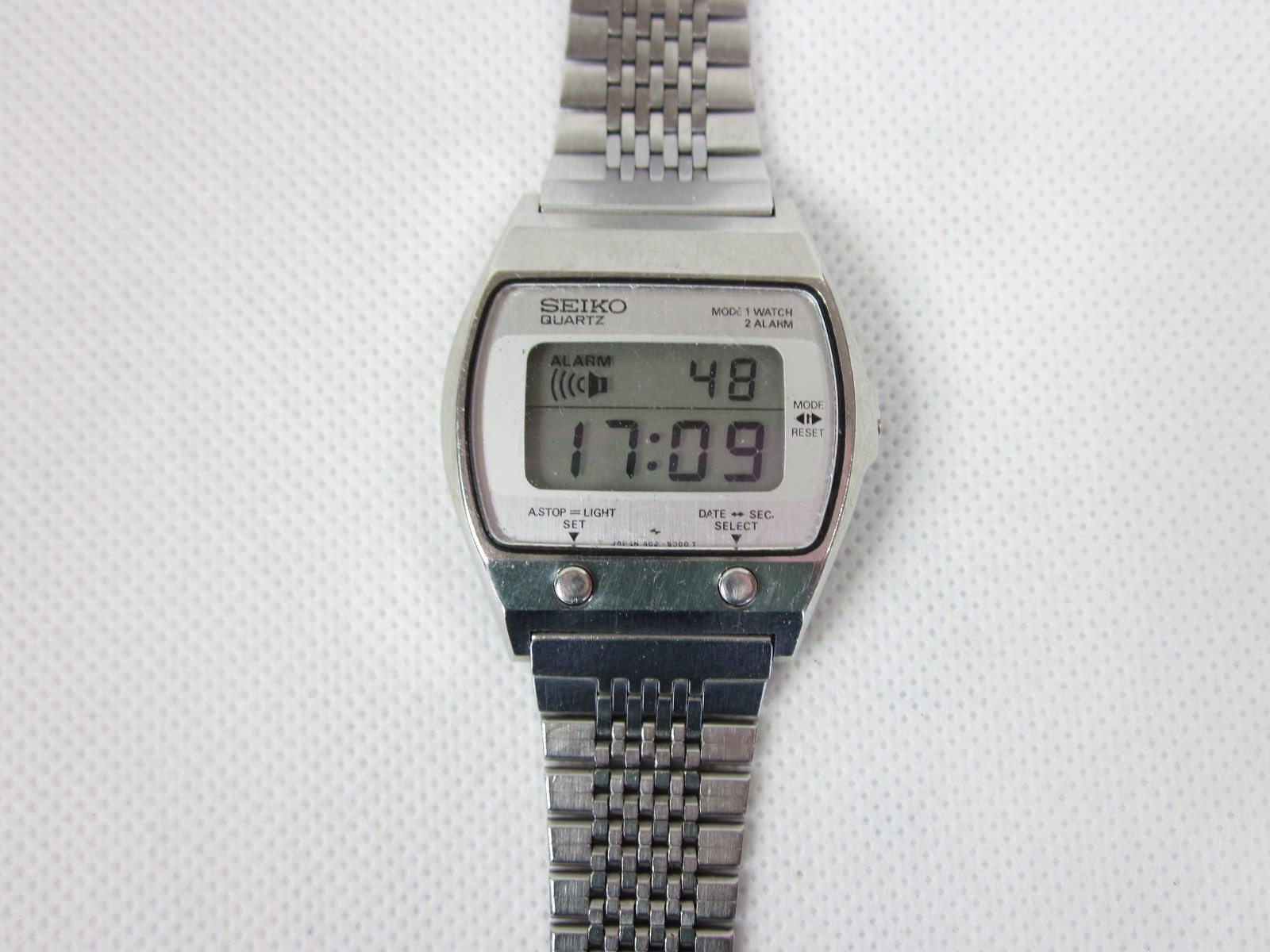 SEIKO ALARM A021 5000 VINTAGE ALARM CLOCK DIGITAL LCD WRISTWATCH FOR MEN