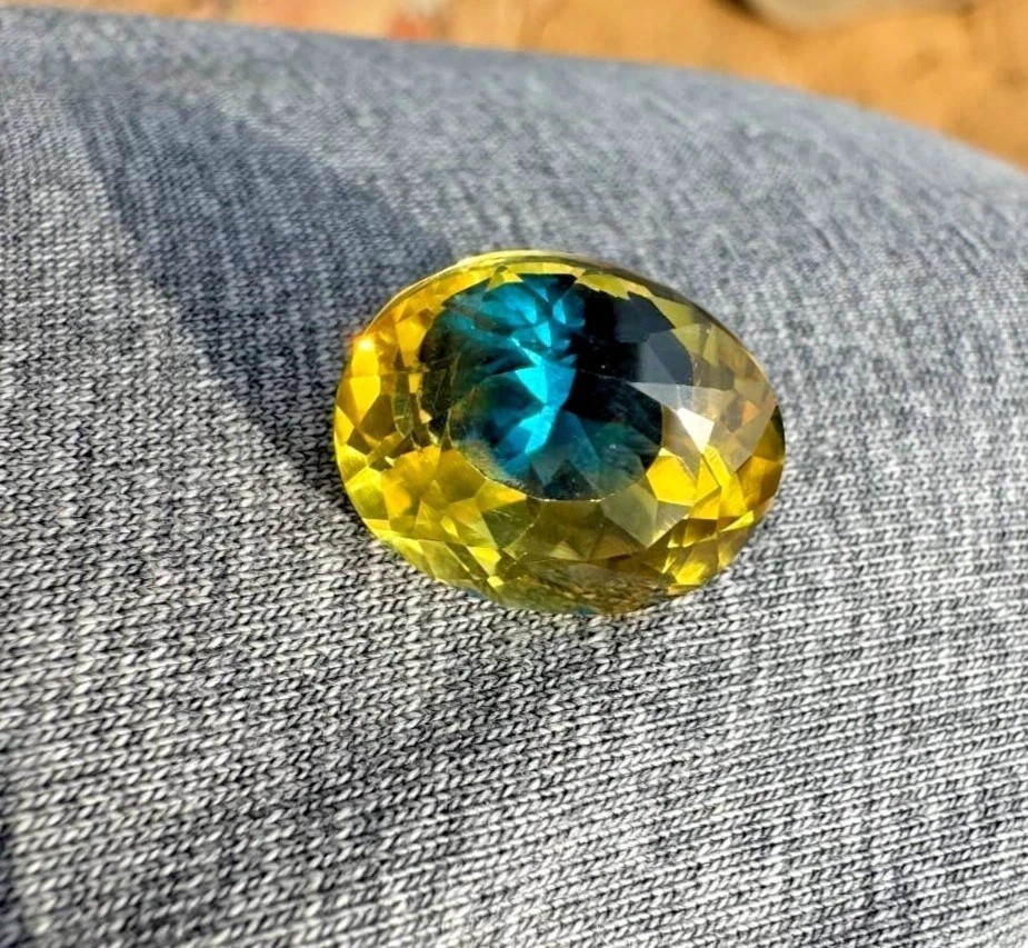 8.14 Ct Natural Bi-Color Pitambari Sapphire Loose Gemstone for Jewelry
