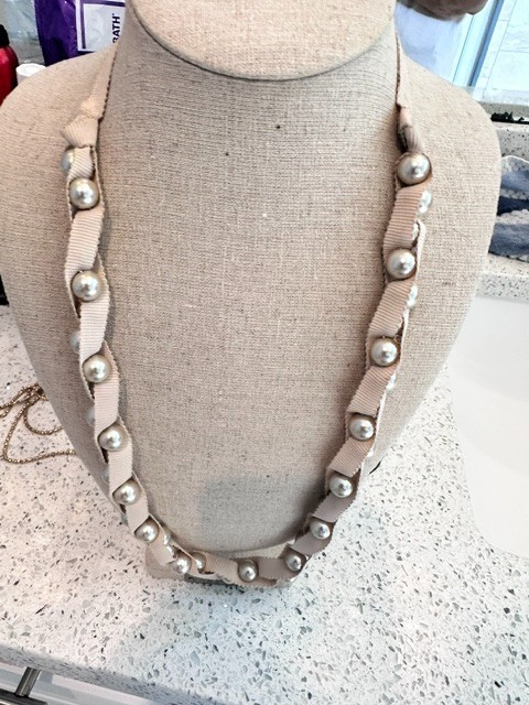 Stella and Dot beige pearl and ribbon elegant necklace
