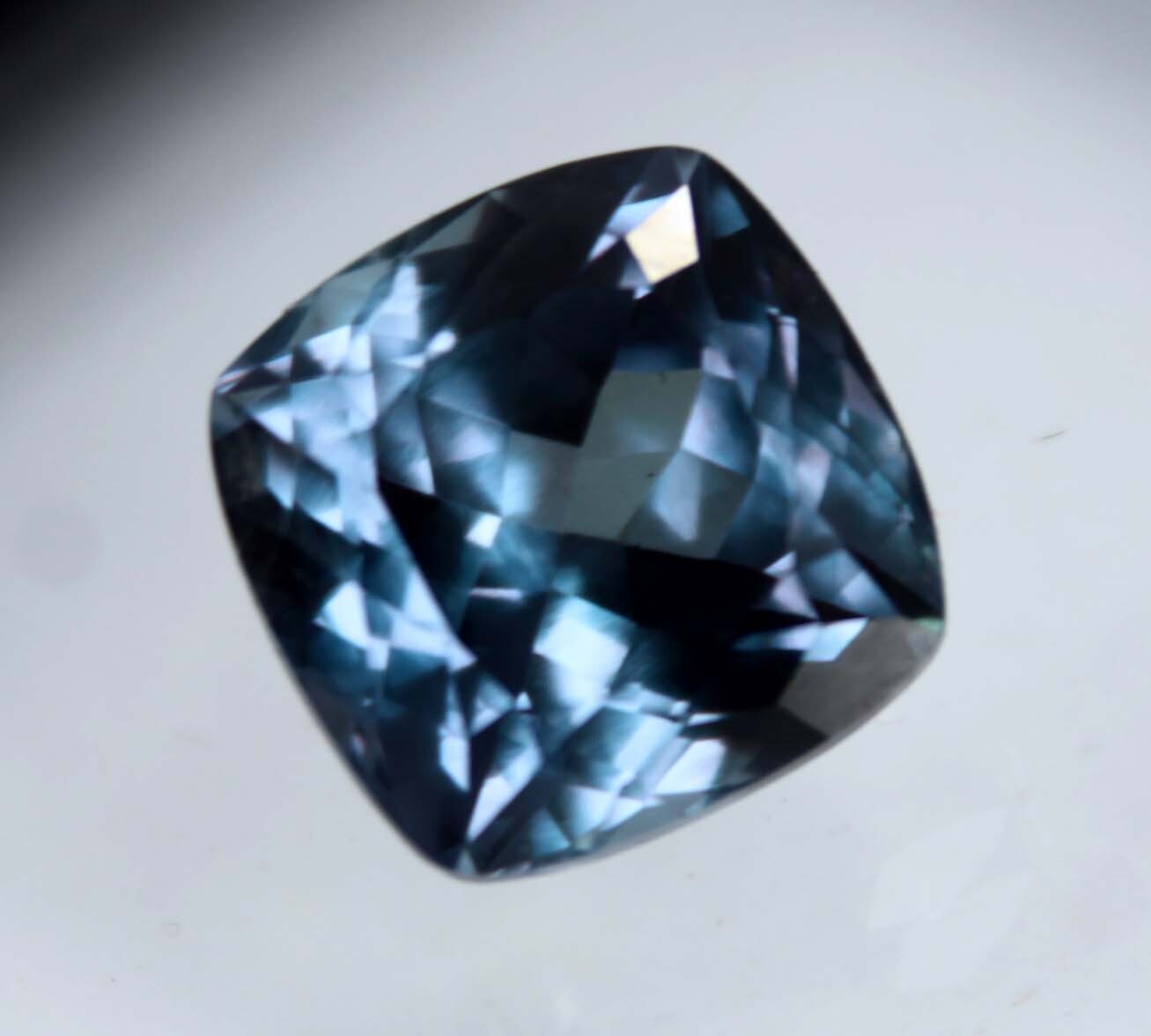 Natural Alexandrite Square Cushion Color Change 5 Ct AA+CERTIFIED Gemstone
