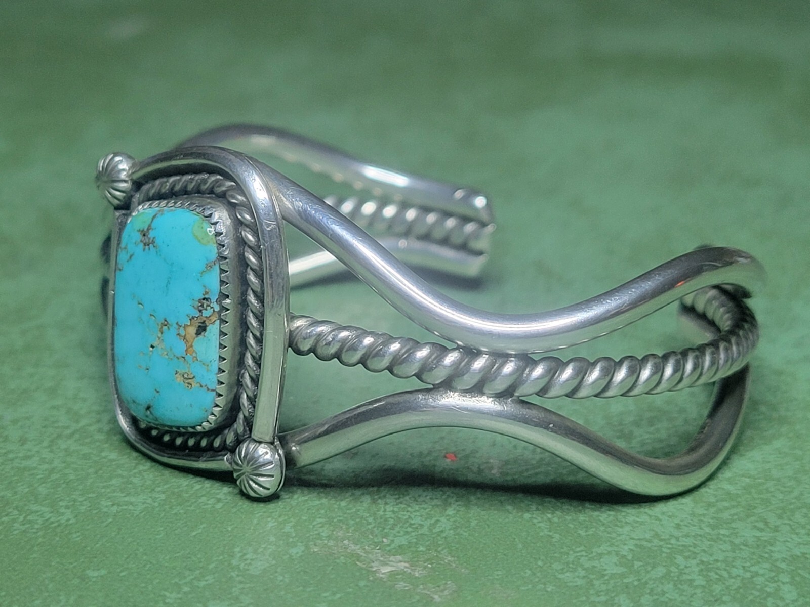 Kingman Turquoise Sterling Silver Cuff Bracelet Handmade 43.3g Ithaca Peak