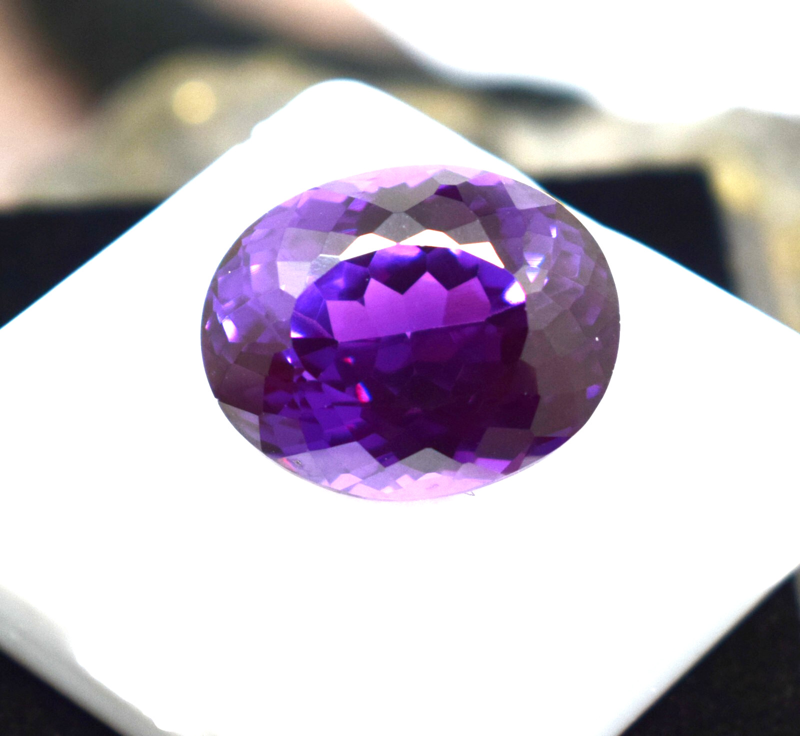 Natural Oval Cut 20.00 Ct Flawless Russian Color Changing Alexandrite Gemstone