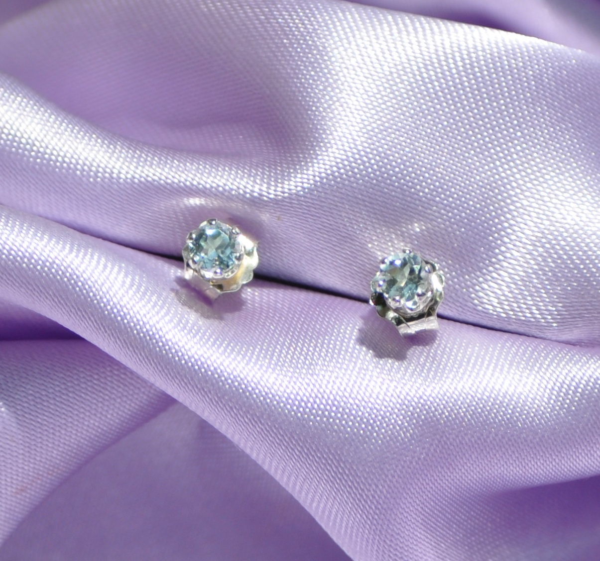3MM ROUND AQUAMARINE STUD EARRINGS SET IN .925 STERLING SILVER