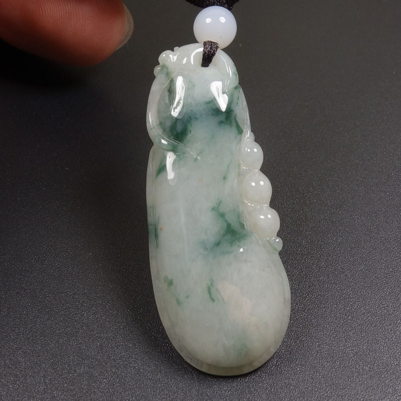 Certified Grade A 100% Natural Green Jade Jadeite Pendant Hand-carved 福瓜 Z2977