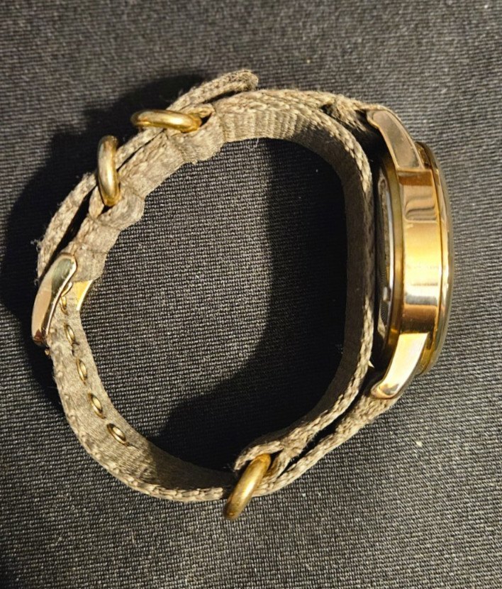 Sperry Top-Sider A126-13 103073 Gold Tone Watch Nylon Strap New Battery Running