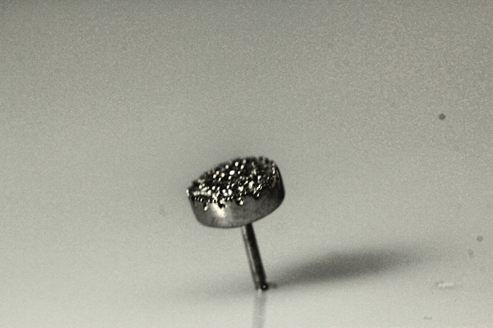 10K White Gold Single Stud Earring with Cubic Zirconia Chips 0.7grams (EAR3372)