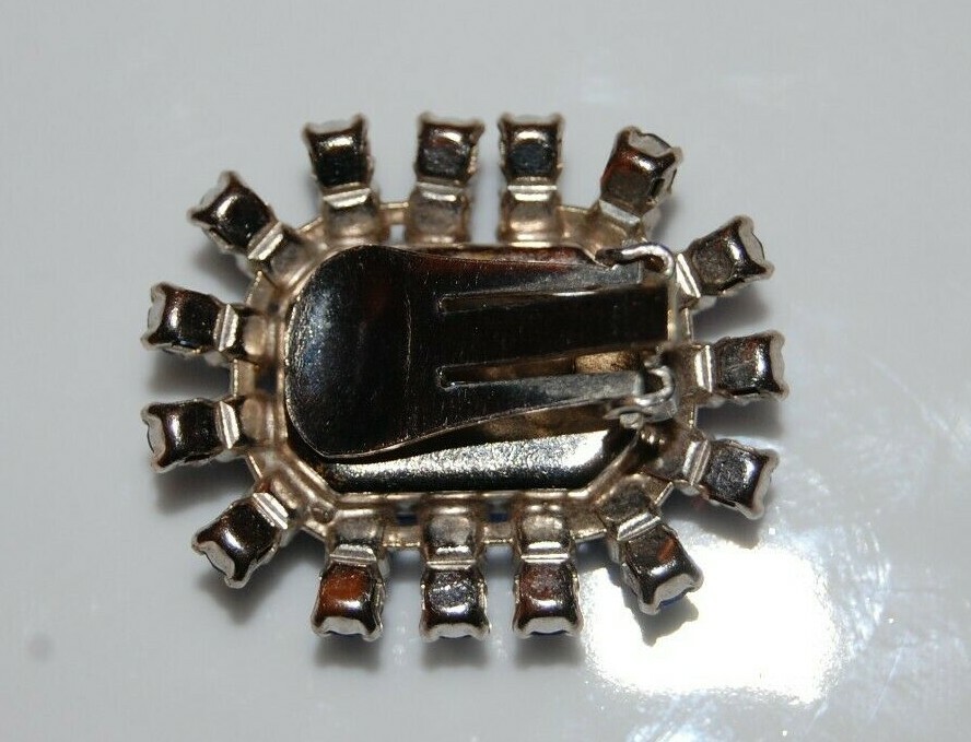 ELEGANT VTG COUTURE LARGE BLUE CRYSTALS SILVERED METAL STATEMENT CLIP EARRINGS