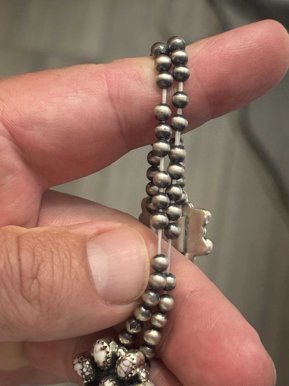 STERLING SILVER 4mm NAVAJO PEARL WILD HORSE CLUSTER STRETCH BRACELET .925 6-7”