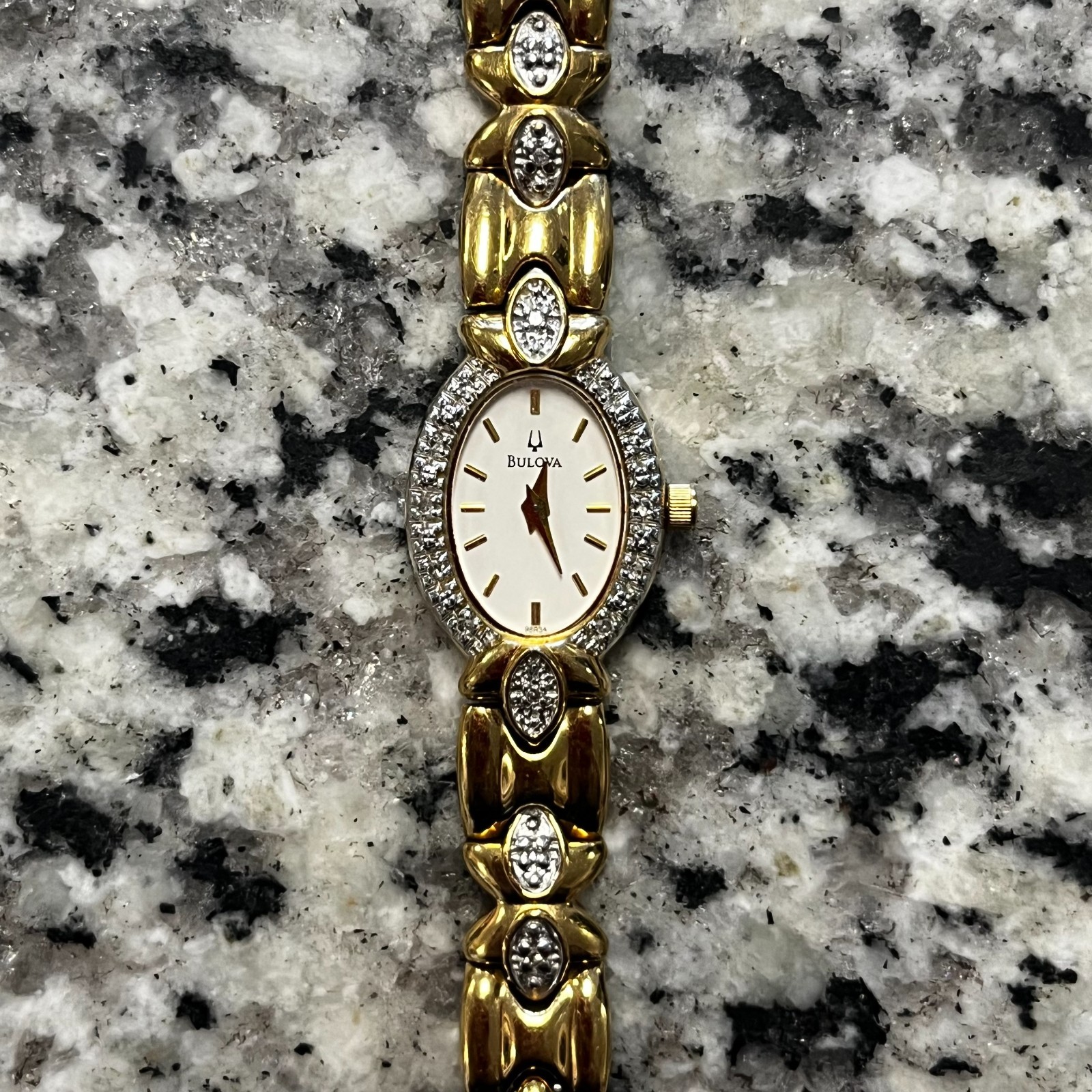 Bulova Women 98R34 Luxury Diamond Bezel Gold Quartz Analog Watch (BAD BATTERY)