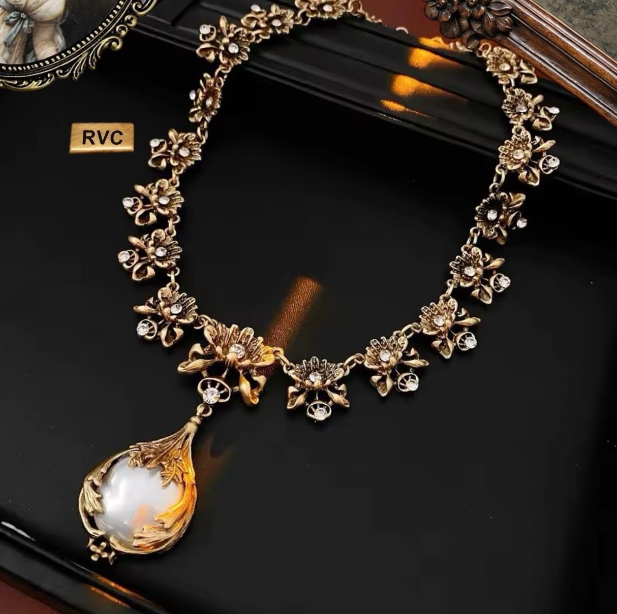 Victorian Style Vintage Revival Gothic Medieval Pendant Necklace & Earrings Set