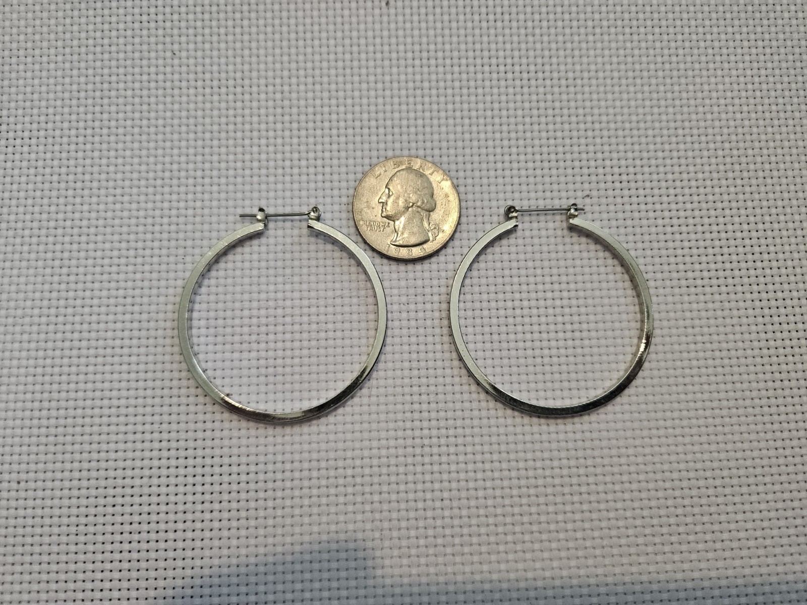 Silver Tone Medium Hoop Earrings Classic Polished Latch Back Everyday Jewelry