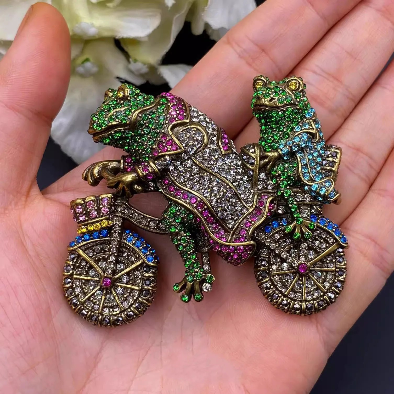 Vintage Blue Rhinestone Bird Brooch Sparkling Crystal Flying Bird Pin