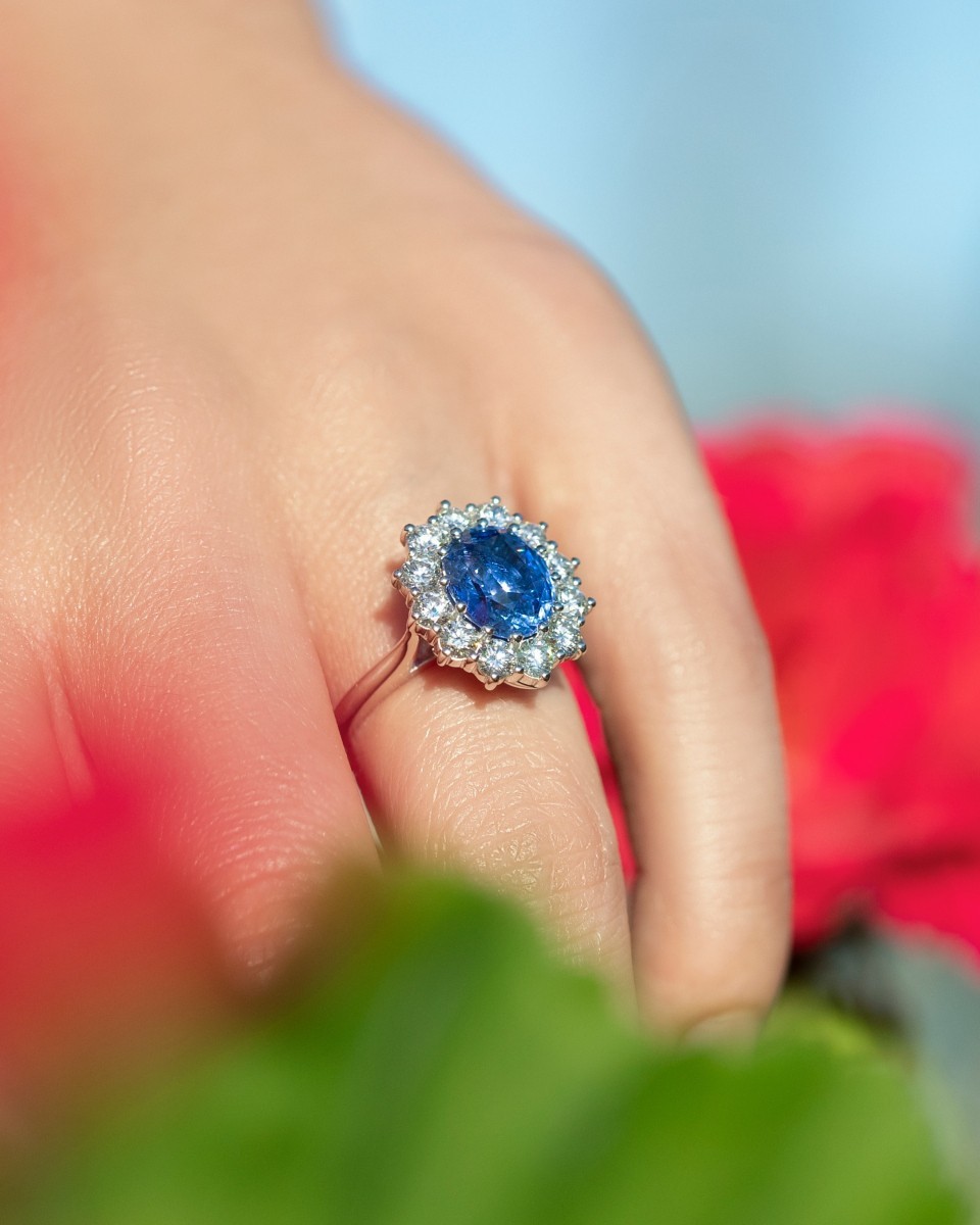 Oval 6.70 Ct Natural Blue Sapphire Diamonds Wedding Ring Solid 14K White Gold