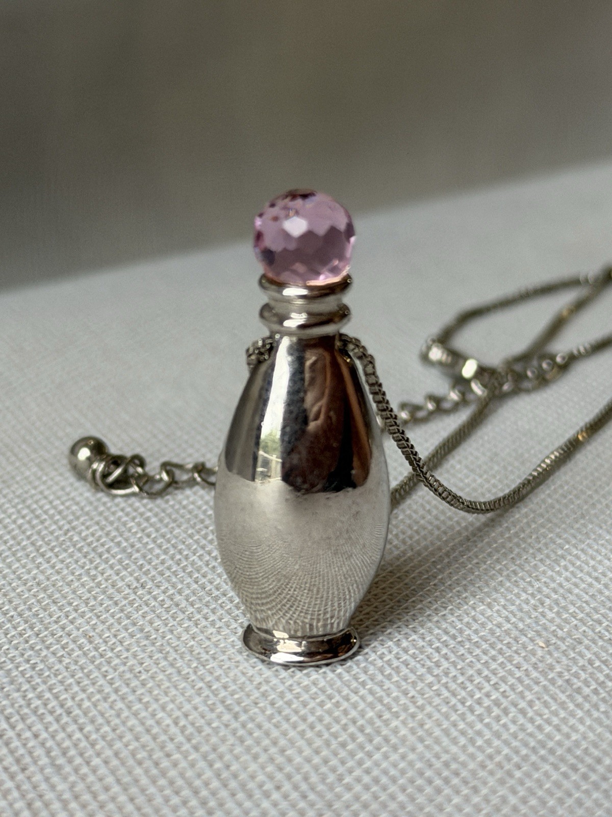 Avon 2004 Vintage Signed Perfume Bottle Pendant Necklace Pink Crystal 18in